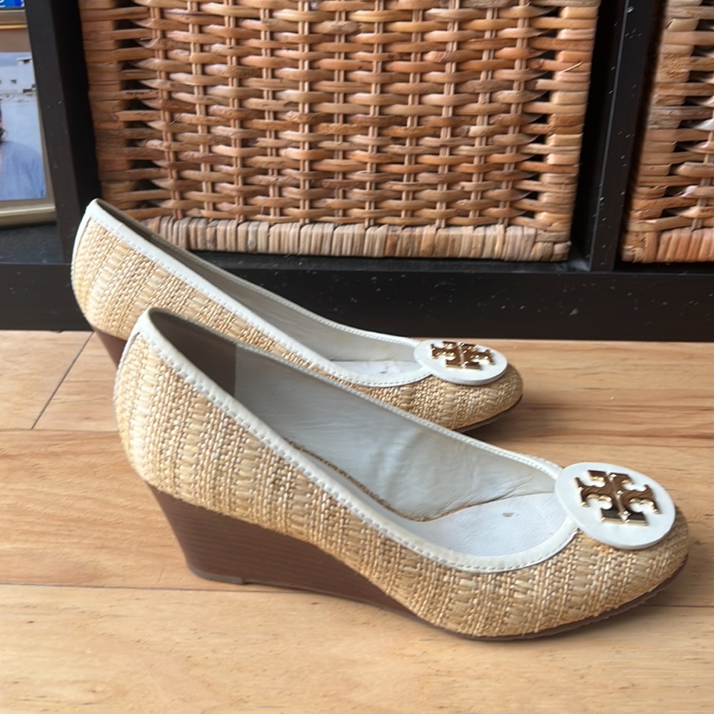 Tory Burch Raffia Sally Wedge Pump, Size 9